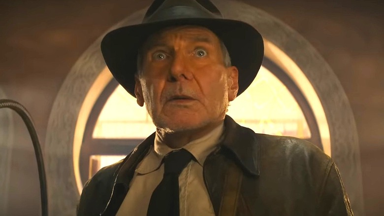 Indiana Jones parecendo assustado 