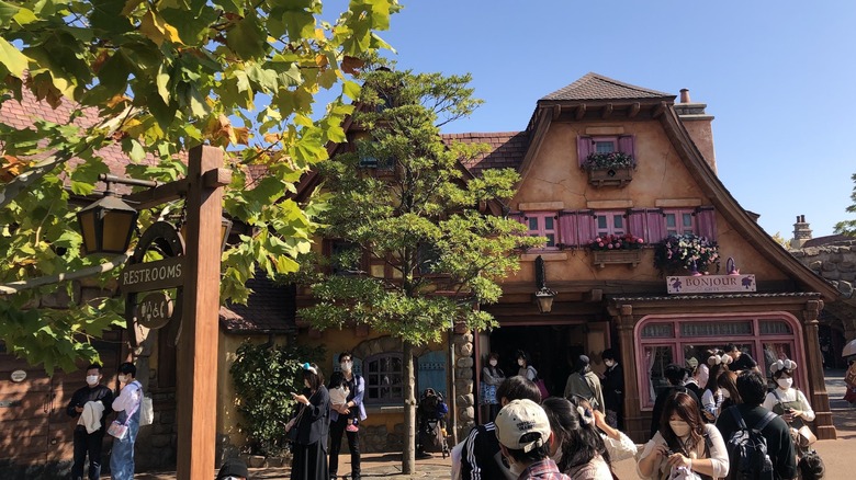 Tokyo Disneyland Fantasyland Village Shoppes