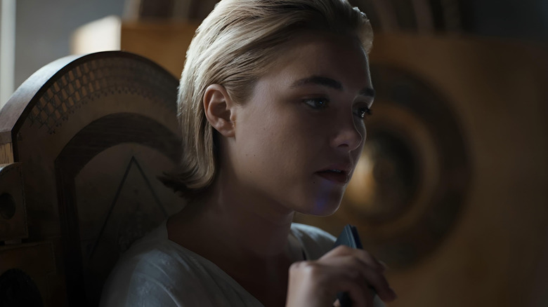 Florence Pugh dictating in Dune Part Two