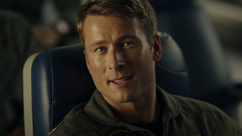 Glen Powell Top Gun Maverick