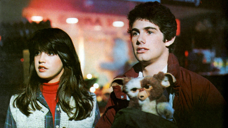 Phoebe Cates and Zach Galligan in Gremlins