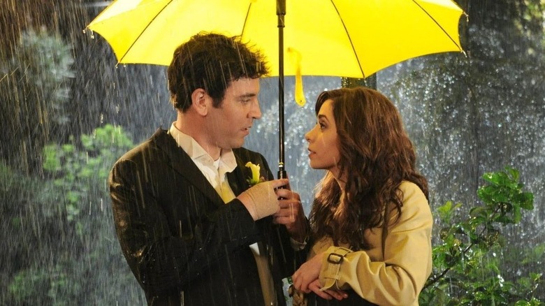 Ted and Tracy meet under the yellow umbrella