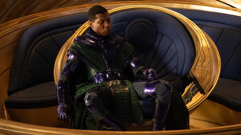 Jonathan Majors como Kang em Homem-Formiga e a Vespa: Quantumania