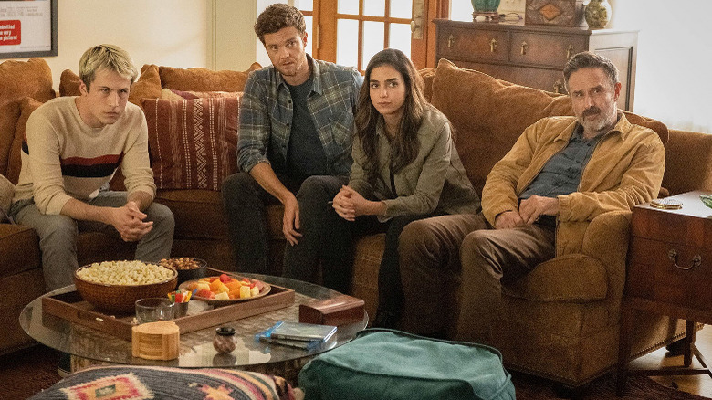 Dylan Minnette, Jack Quaid, Melissa Barrera, and David Arquette in Scream (2022)