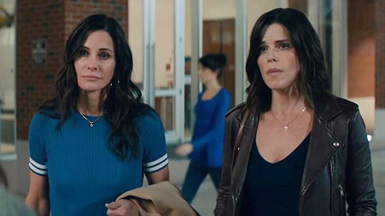 Courteney Cox and Neve Campbell in Scream (2022)