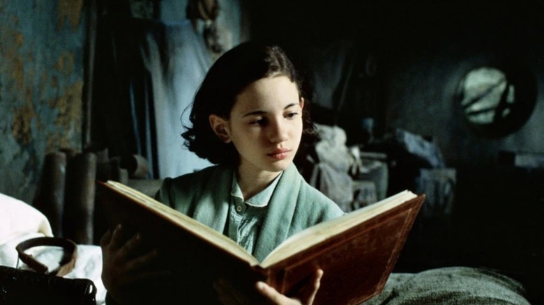 Pan's Labyrinth Ofelia reading storybook