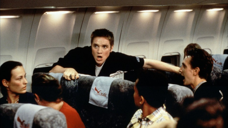 Alex Browning (Devon Sawa) panics after experiencing a deadly premonition on his flight