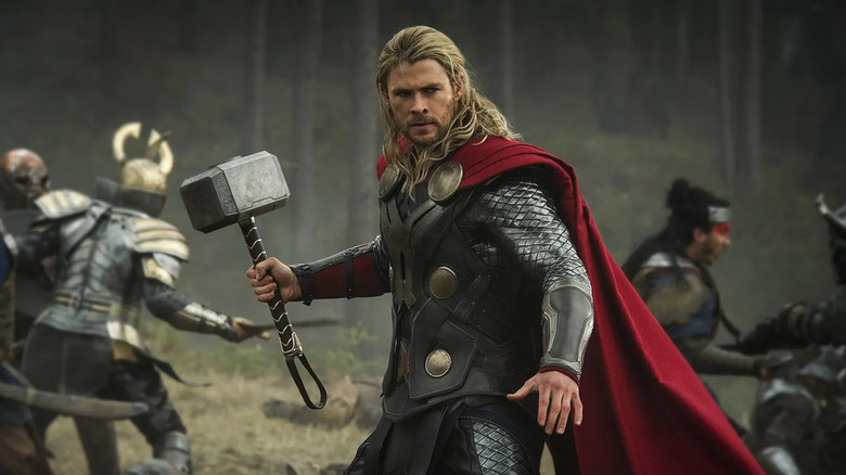 Thor wields Mjolnir in battle in Thor: The Dark World