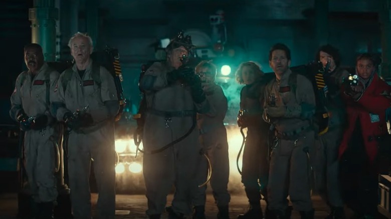 The entire cast facing Garaka in Ghostbusters: Frozen Empire