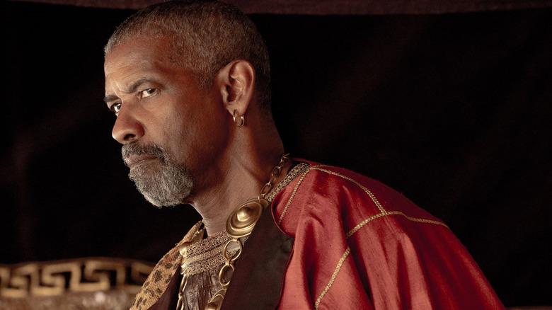 Denzel Washington gives side-eye as Macrinus in Gladiator II