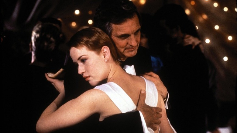 Betsy (Molly Ringwald) dances with Eddie (Alan Alda) in Betsy's Wedding