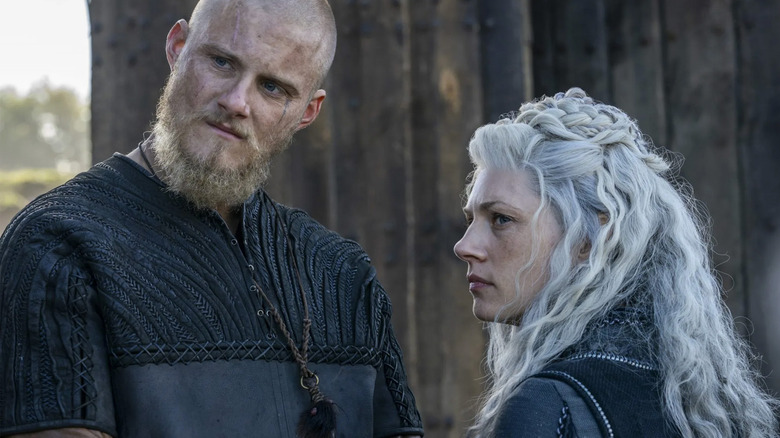 and Kathyrn Winnick as Lagertha in Vikings