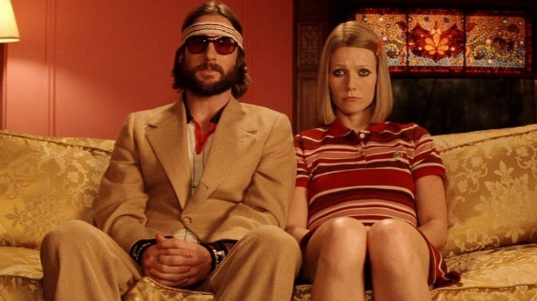 Richie Margot Tenenbaum on couch