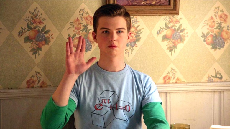 Iain Armitage's Young Sheldon making a Vulcan salute hand gesture on Young Sheldon