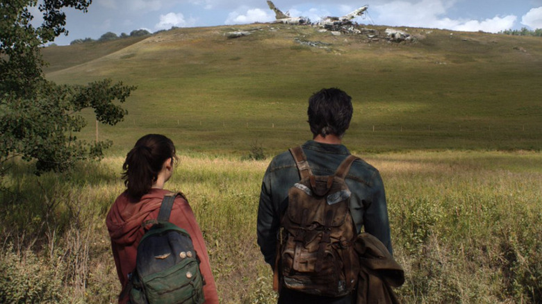 Pedro Pascal and Bella Ramsey in The Last of Us