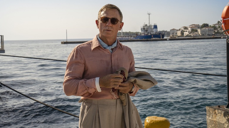 Daniel Craig in Glass Onion: A Knives Out Mystery