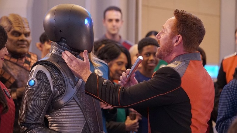 Mark Jackson and Scott Grimes in The Orville