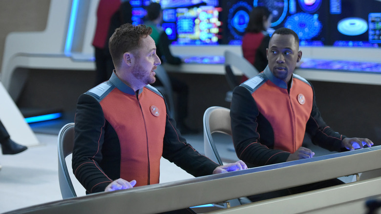 Scott Grimes J. Lee on the bridge The Orville