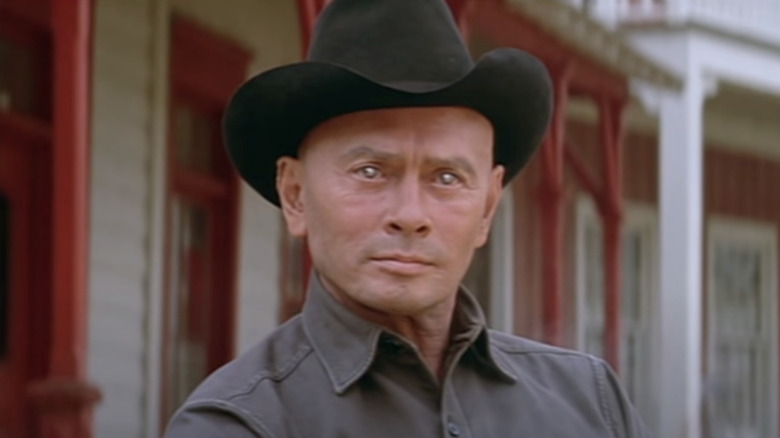 Yul Brynner's Gunslinger reveals metallic eyes in Westworld