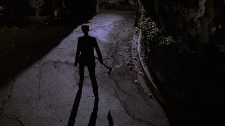 Halloween H20's Laurie wields ax at night