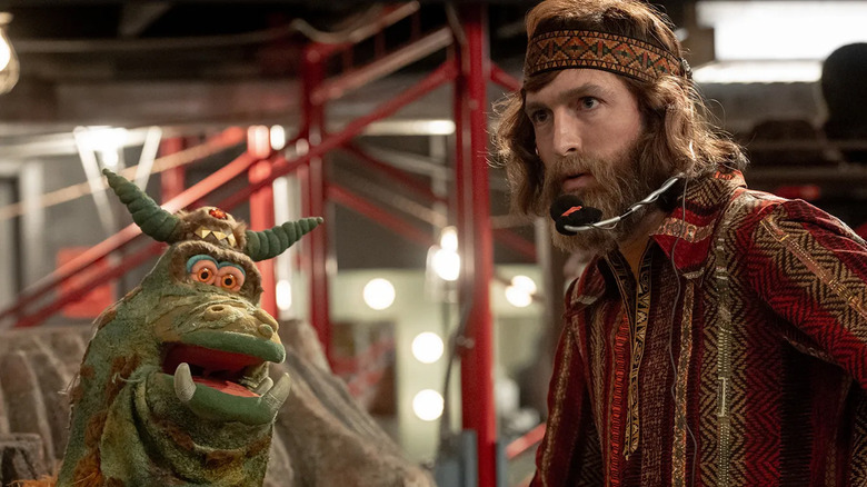 Nicholas Braun como Jim Henson em Sábado à Noite