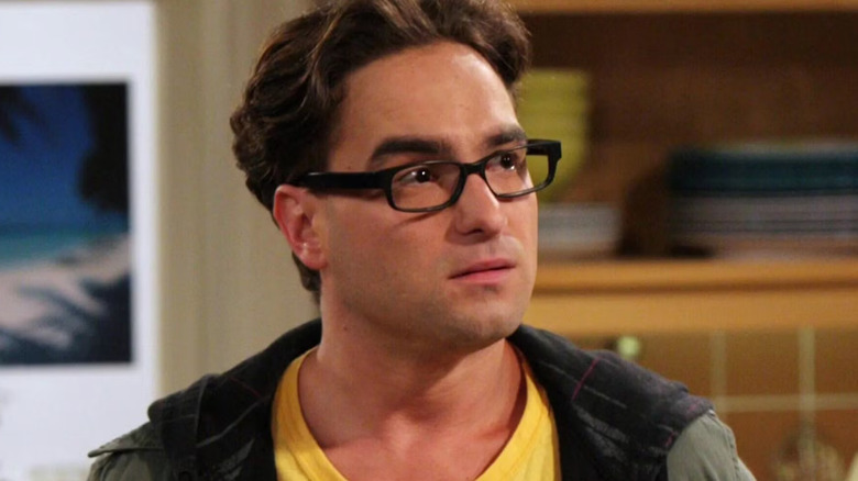 Leonard parece preocupado Teoria do Big Bang