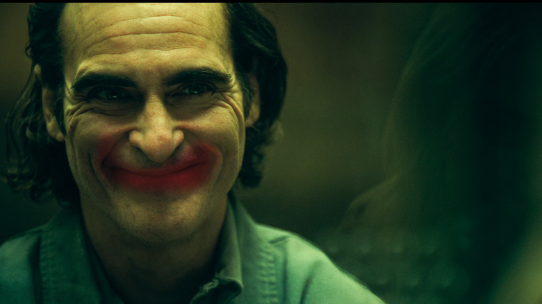 Joker folie um deux jail smile