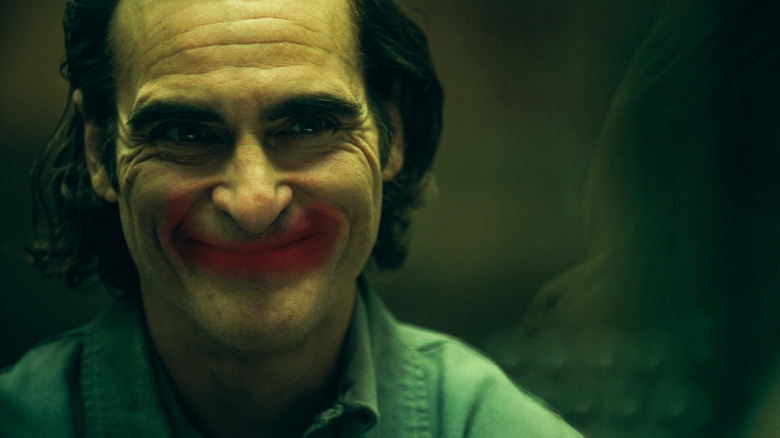 Coringa Folie e Dois Joaquin Phoenix