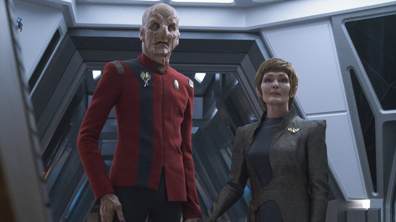 Doug Jones as Saru and Tara Rosling as T'Rina in Star Trek: Discovery