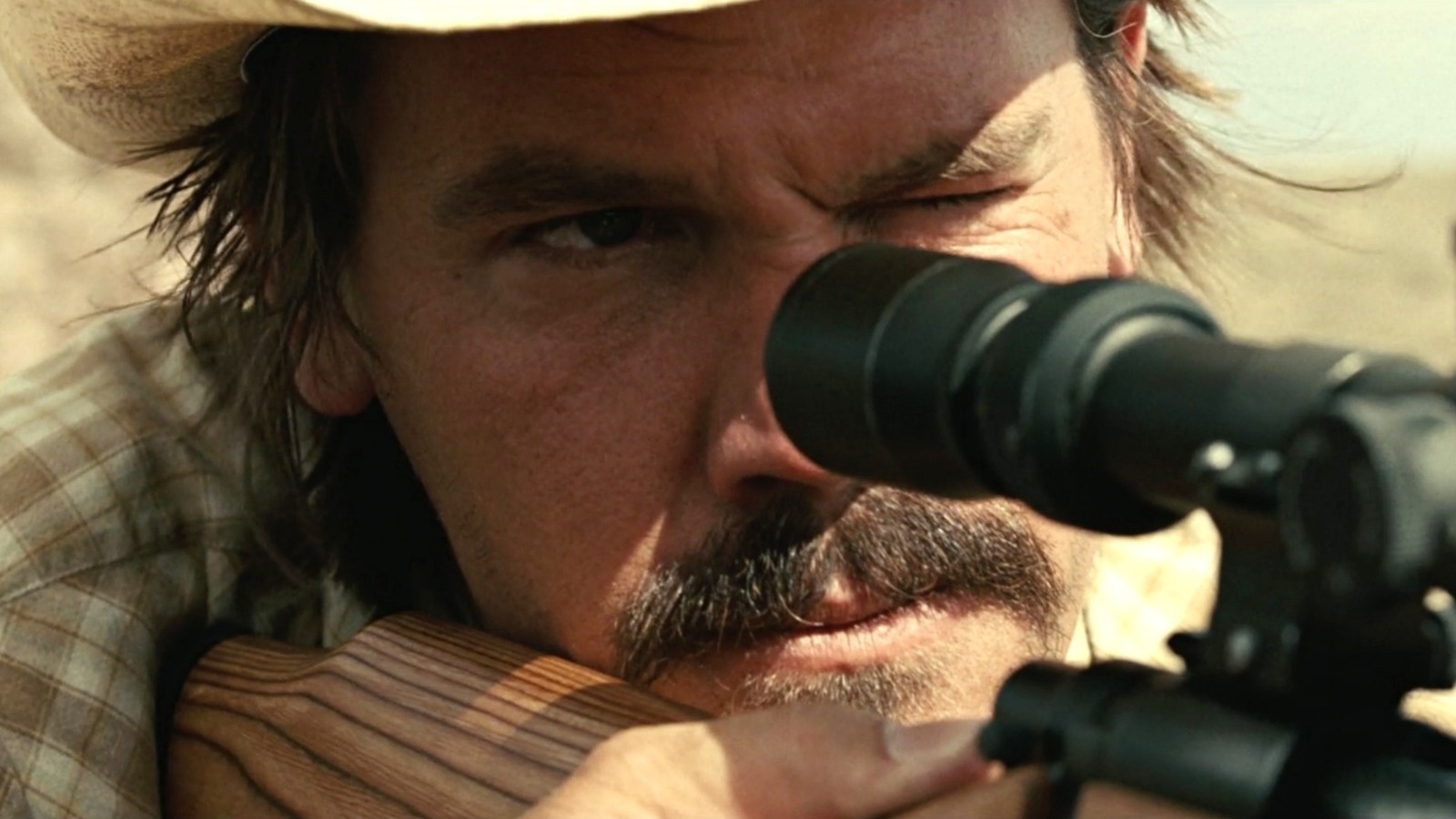 Josh Brolin Thinks The Coen Brothers Pranked Him While Shooting No