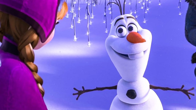 Olaf sorrindo para Anna em Frozen