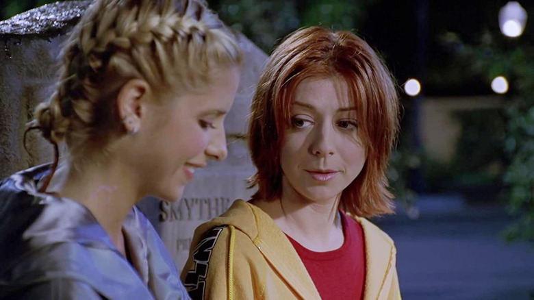 Alyson Hannigan and Sarah Michelle Gellar in Buffy the Vampire Slayer