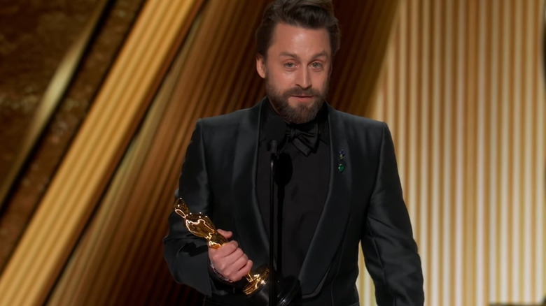 Kieran Culkin delivering his Oscars speech for Best Supporting Actor at the Academy Awards