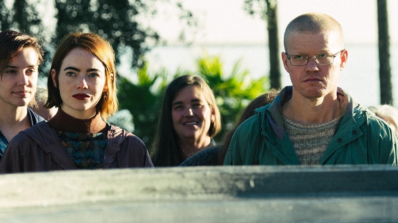 Tipos de bondade Jesse Plemons e Emma Stone 