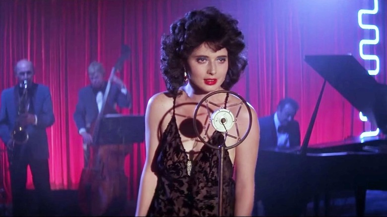 Dorothy singing at the club in Blue Velvet