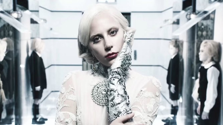 Lady Gaga em promoção de American Horror Story: Hotel