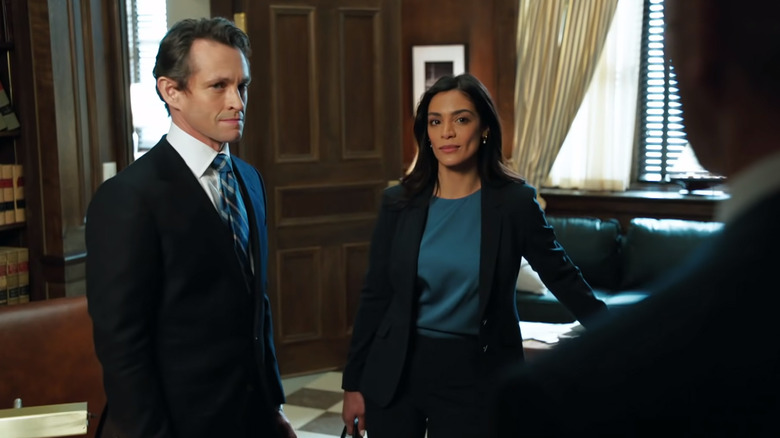 Law And Order Season 21 Premiere Review The Original Series Returns After 12 Years 1881