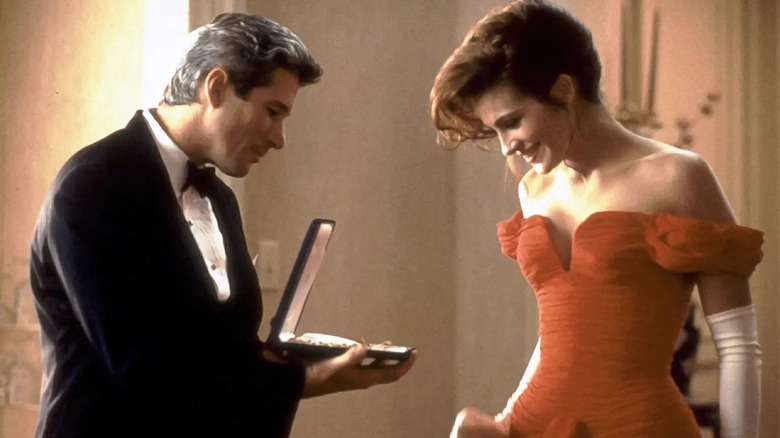 Richard Gere Julia Roberts with necklace Pretty Woman