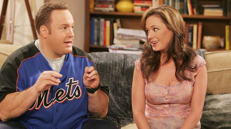 Leah Remini as Carrie Heffernan contends with Kevin James as Doug Heffernan in The King of Queens