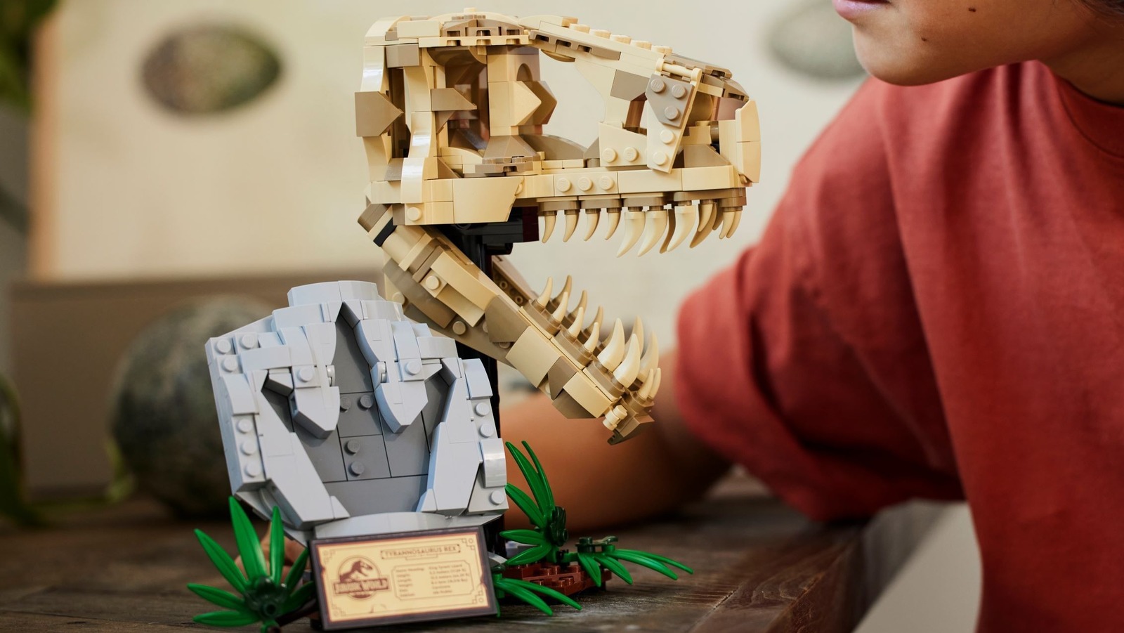 LEGO's Jurassic Park T-Rex Skull Dinosaur Fossil Is A Simple But ...