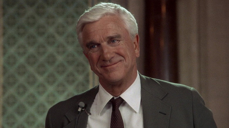 Leslie Nielsen em A Arma Nua