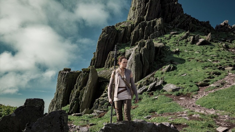 The Last Jedi Rey on the island