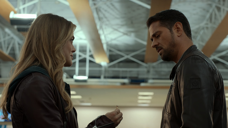 Melissa Roxburgh and J. R. Ramirez as Michaela and Jared, ending their relationship on Manifest