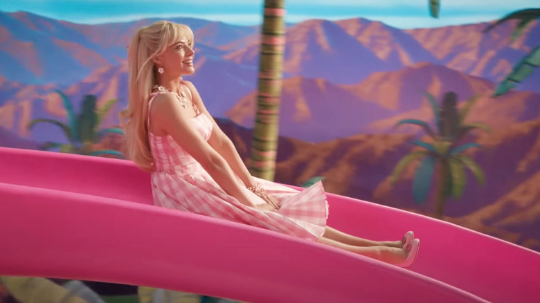 Margot Robbie pasa por la casa de sus sueños de Barbie