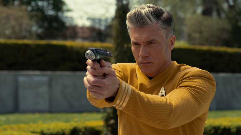 Anson Mount como Pike da série Paramount+ Original Star Trek: Strange New Worlds