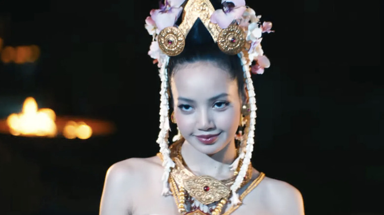 Lalisa Manoban as Mook in her dance outfit on The White Lotus