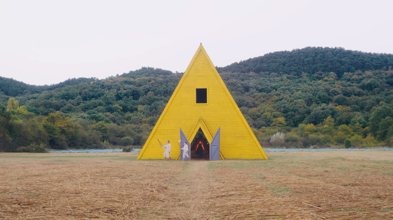 Triangle temple in Midsommar