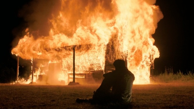 A real barn was burned down for the dramatic scene in "Minari"