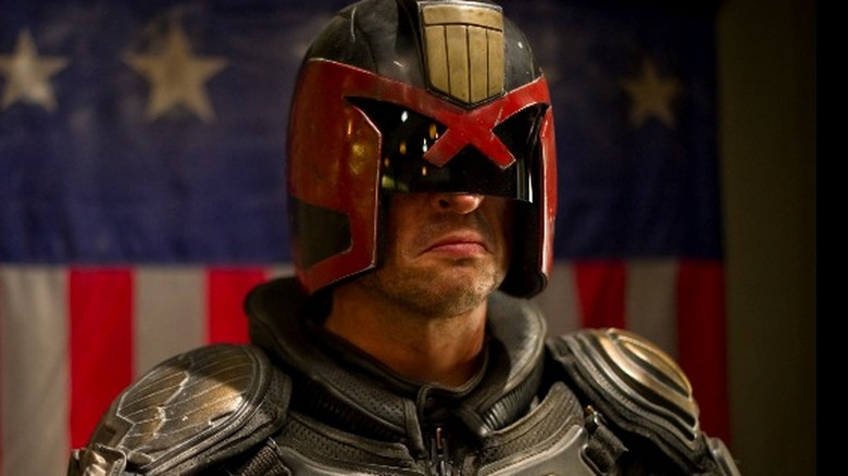 Karl Urban armor "Dredd"