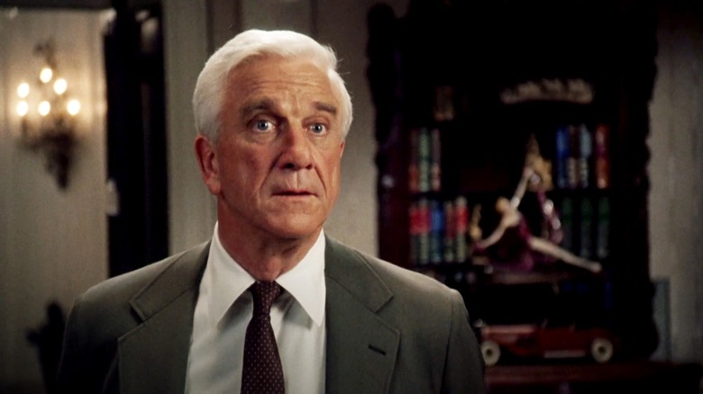 Leslie Nielsen, arma nua